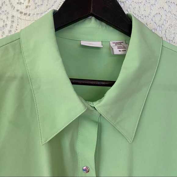Covington Woman Lime 3/4 Sleeve Snap Front Shirt - Picture 5 of 14
